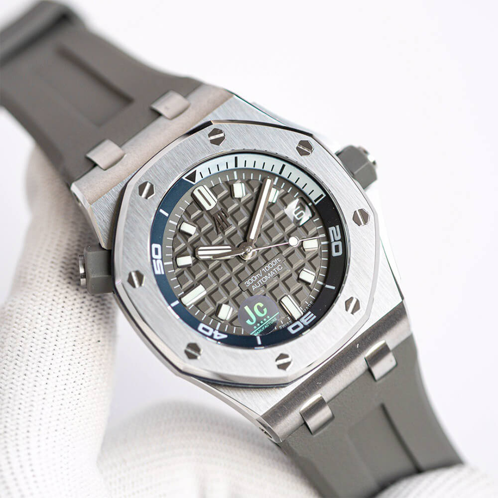 Audemars P1g*et Royal Oak 15720