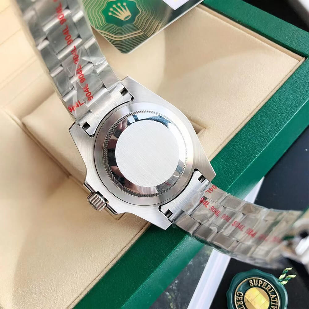 R01ex Submariner Date