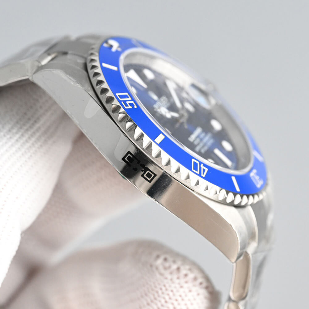 R01ex Submariner Date