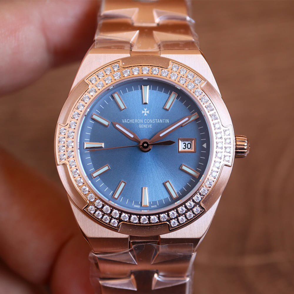 Vacheron C0nstan1n Overseas Self-winding
