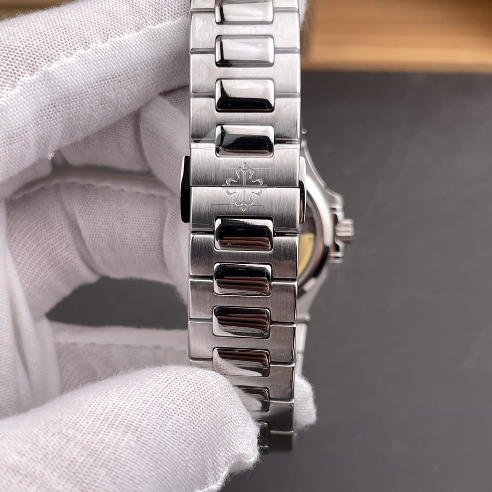 Pat*k Phi1i*pe Nautilus 7118