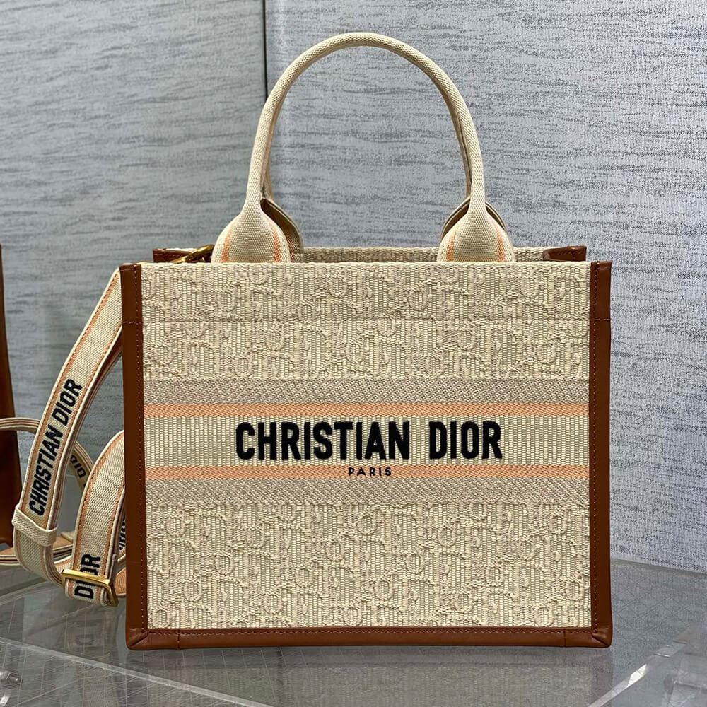 Small D10r Book Tote