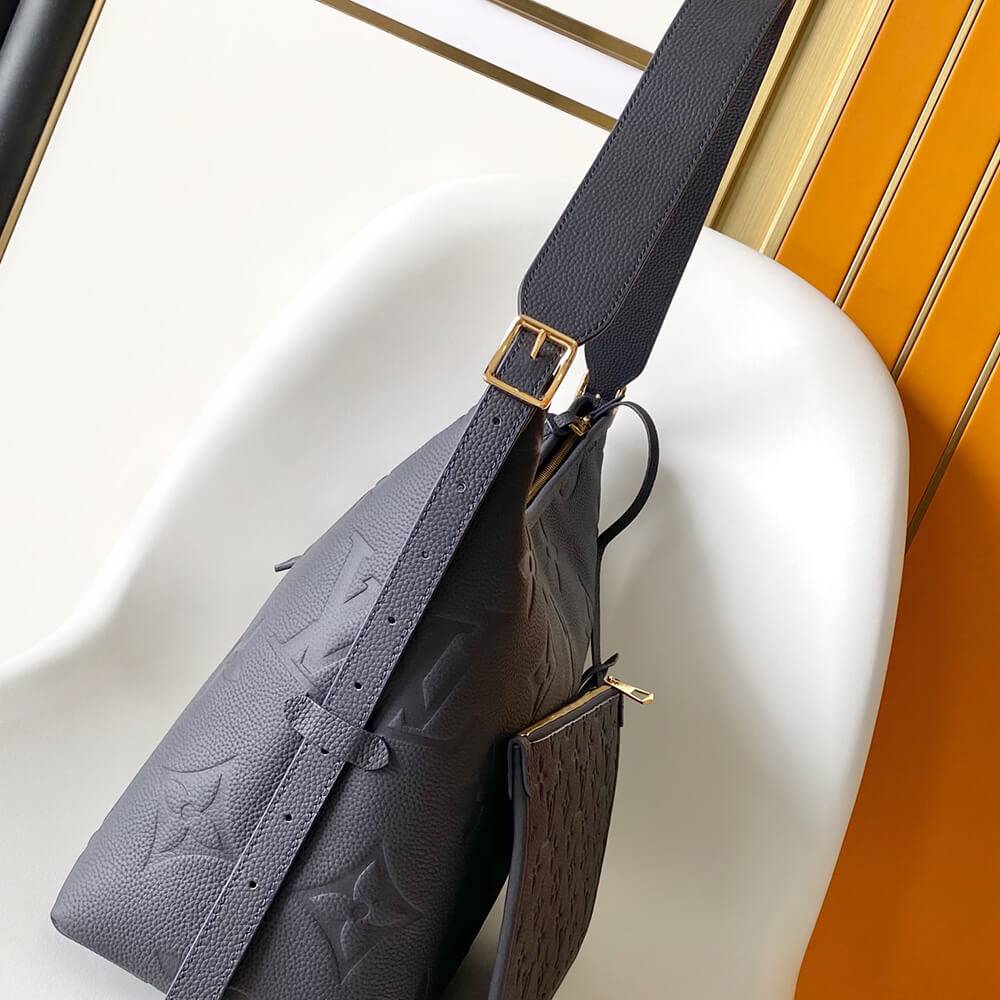 LV CarryAll MM