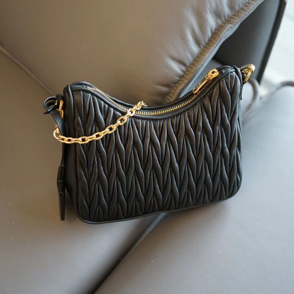 M1um1u  Matelasse nappa leather shoulder bag