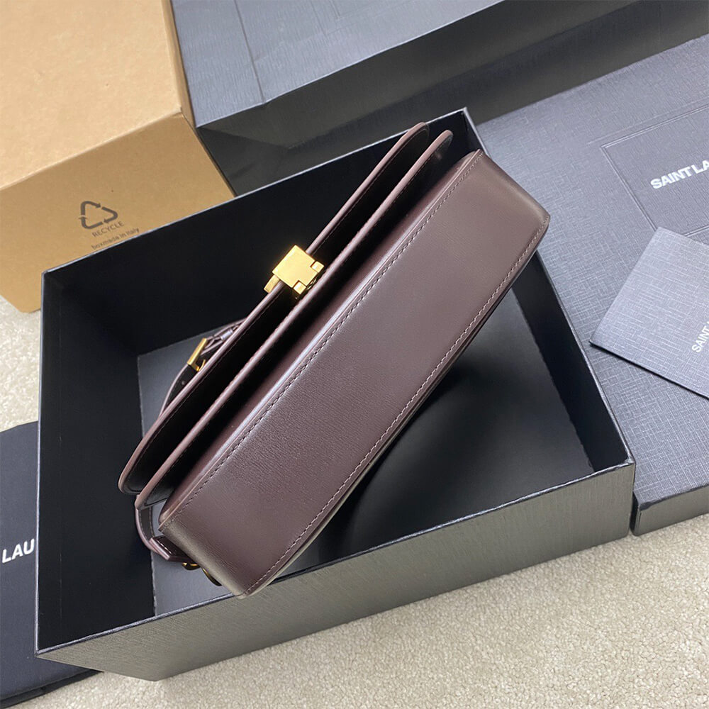 Y51 voltaire in box Sa1nt Lau*nt