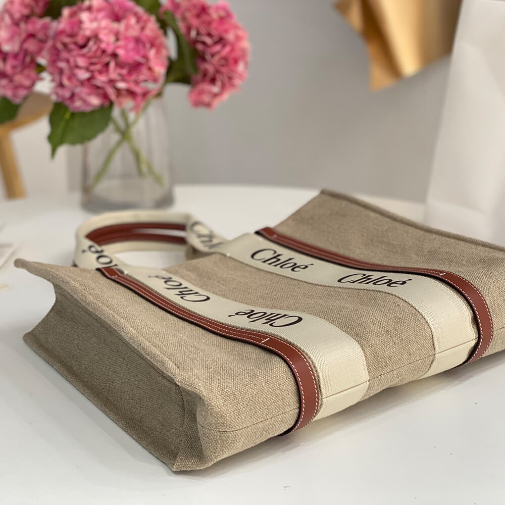 Ch10e  large woody tote bag in linen