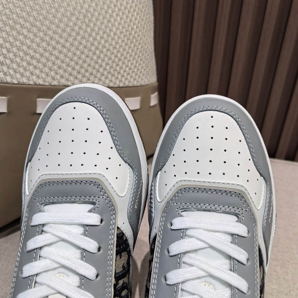 B27 LOW-TOP SNEAKER