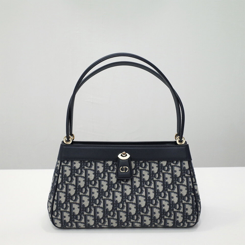 MEDIUM D10r KEY BAG