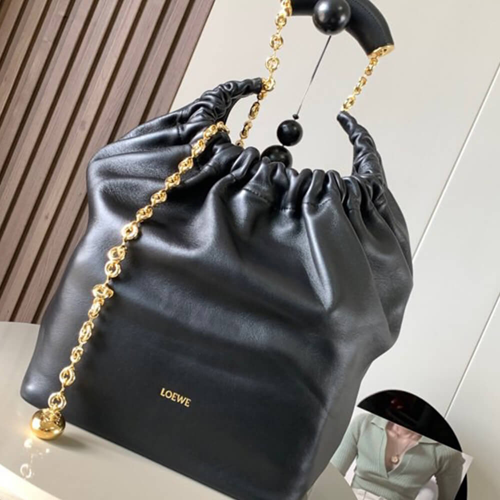 L0ew* Medium Squeeze bag in nappa lambskin