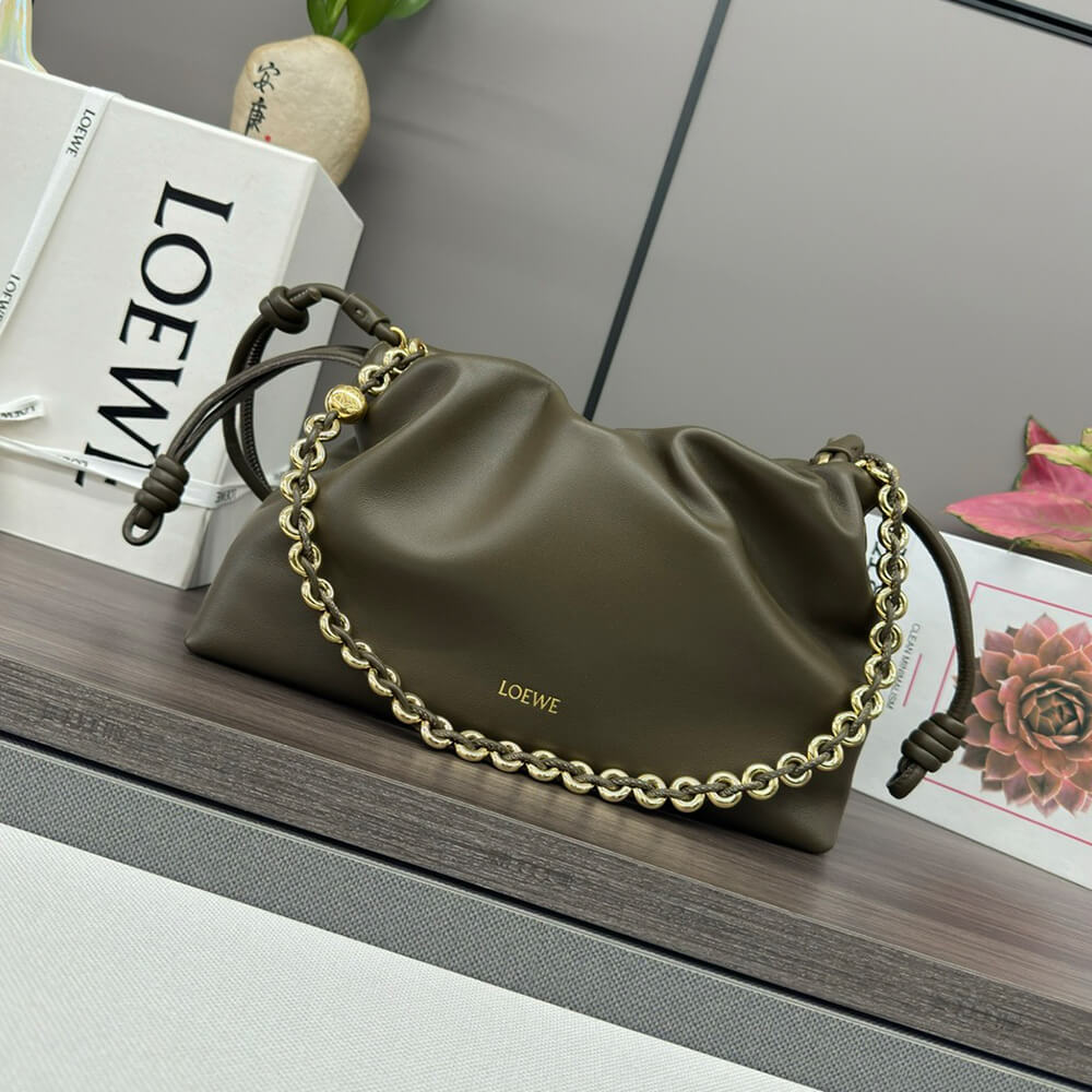 L0ew* Medium Flamenco purse in mellow nappa lambskin