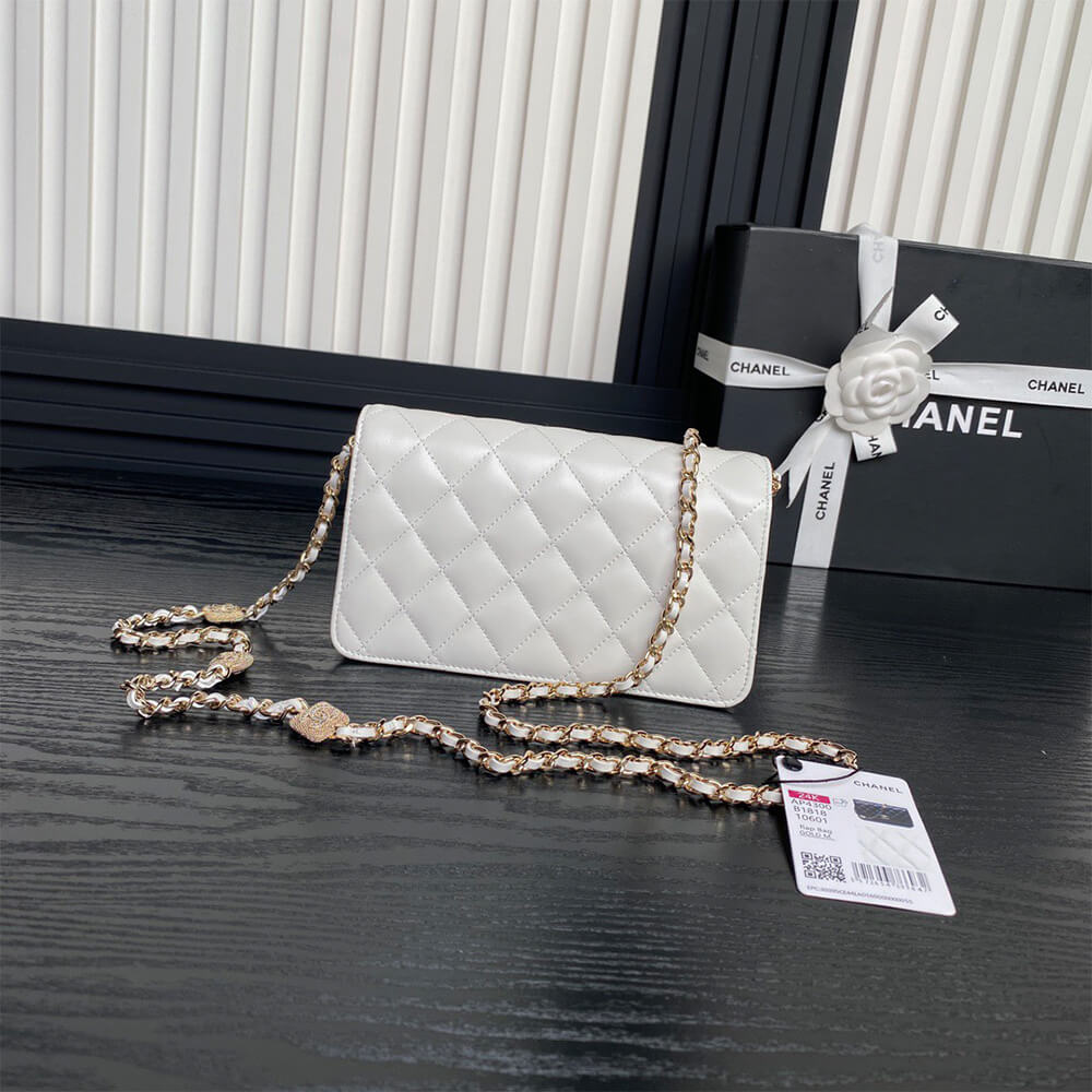 Ch**el Clutch With Chain(HIGH-END GRADE)