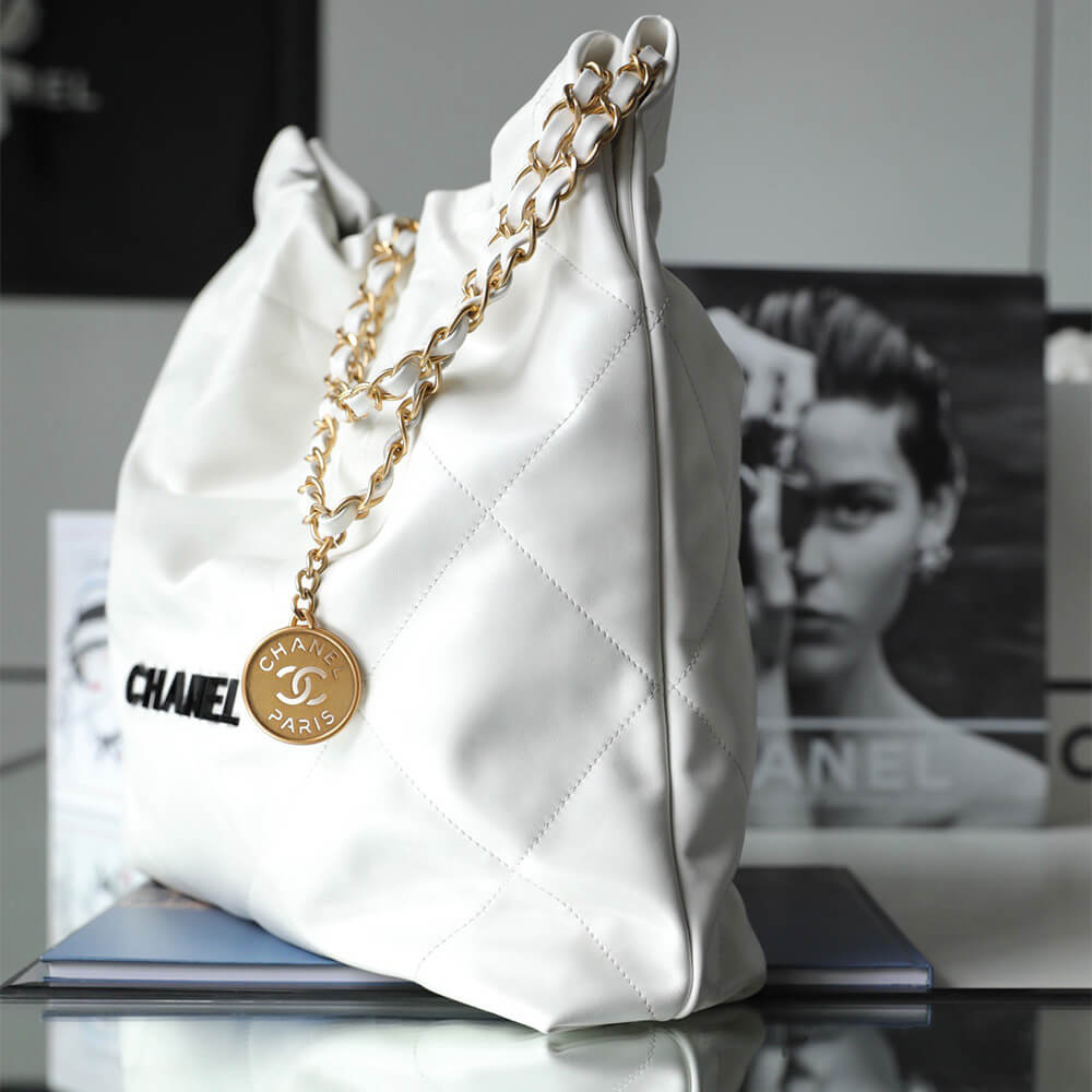 Ch**el 22 HANDBAG(high-end grade)