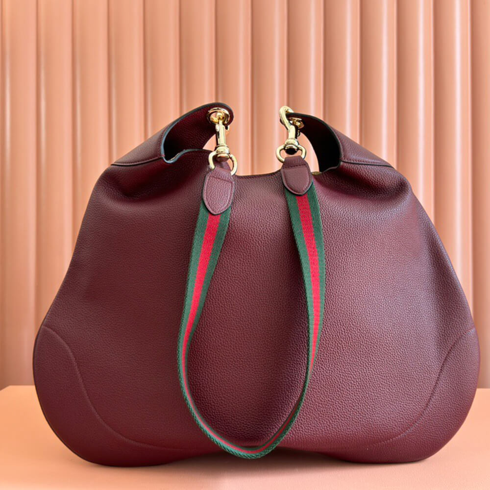 Gvc*1 B medium shoulder bag