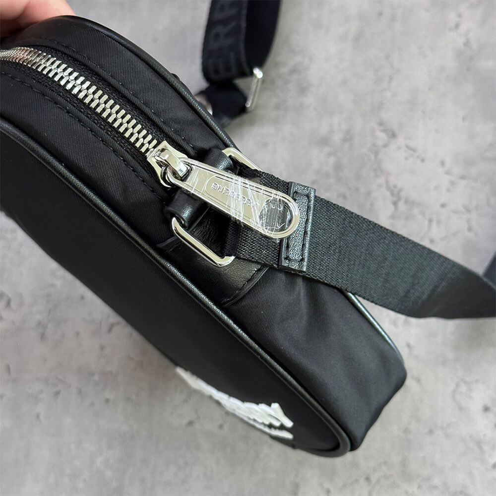 Bv*b*rry Vertical Paddy Bag