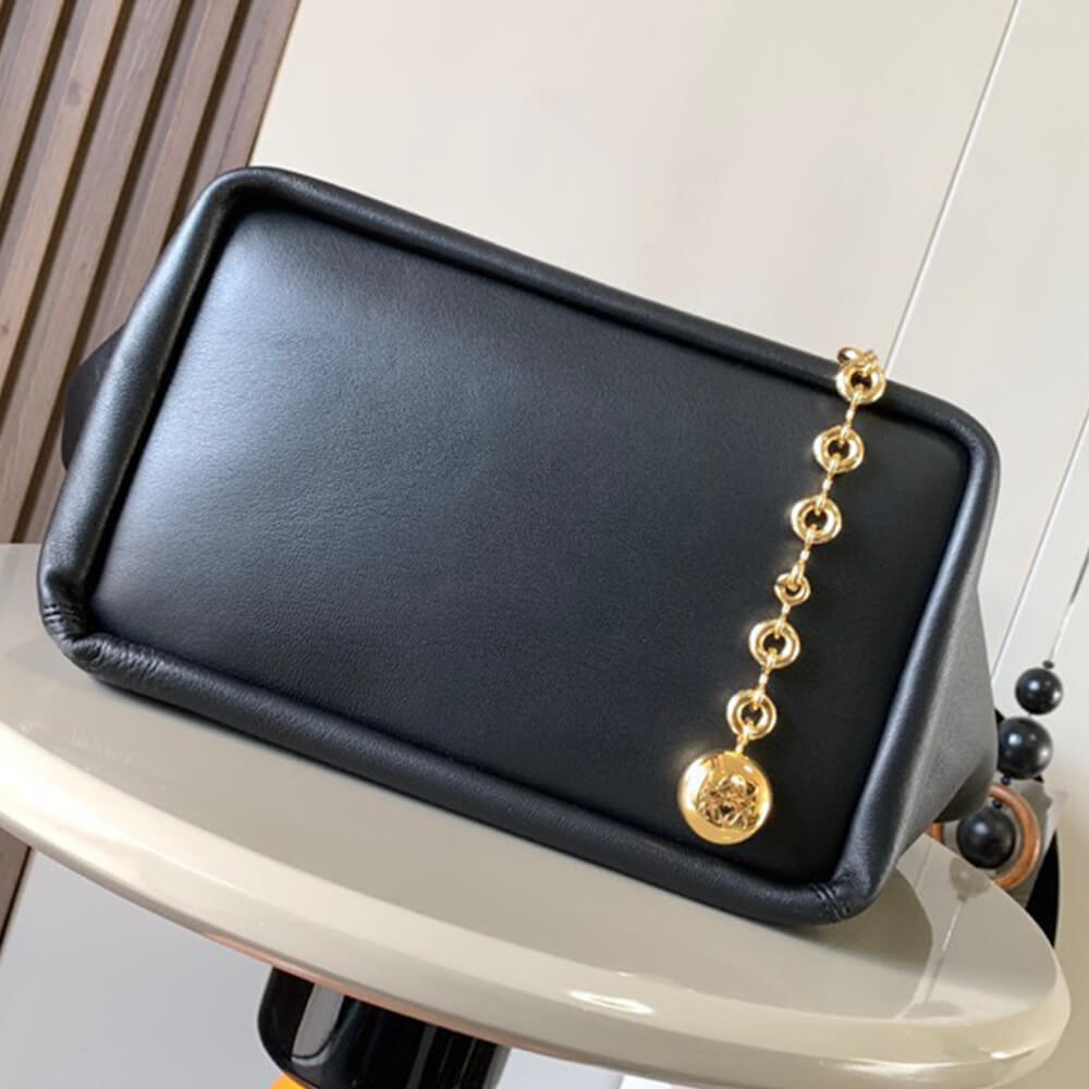 L0ew* Medium Squeeze bag in nappa lambskin