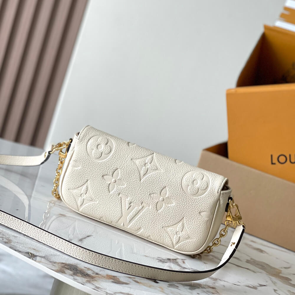 LV Wallet On Chain Ivy