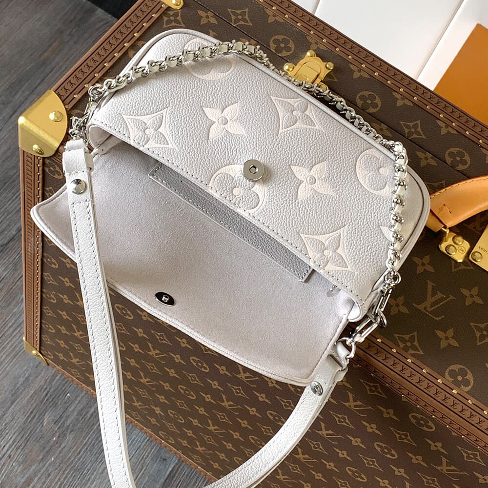 LV  Wallet On Chain Ivy