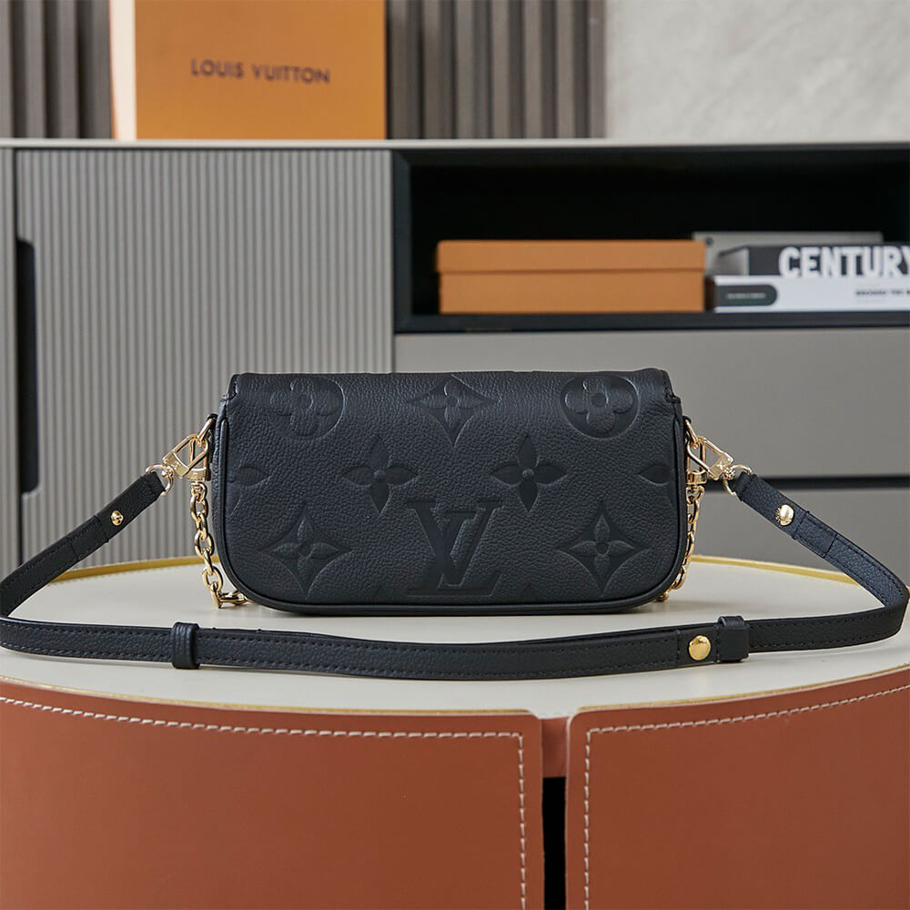 LV Wallet On Chain Ivy