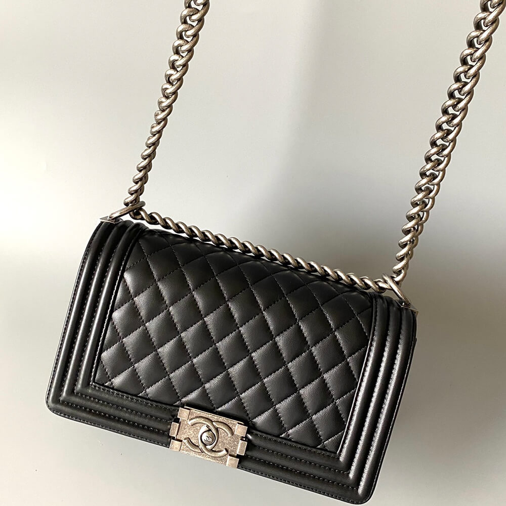 BOY Ch**el HANDBAG(TAX-FREE GRADE)