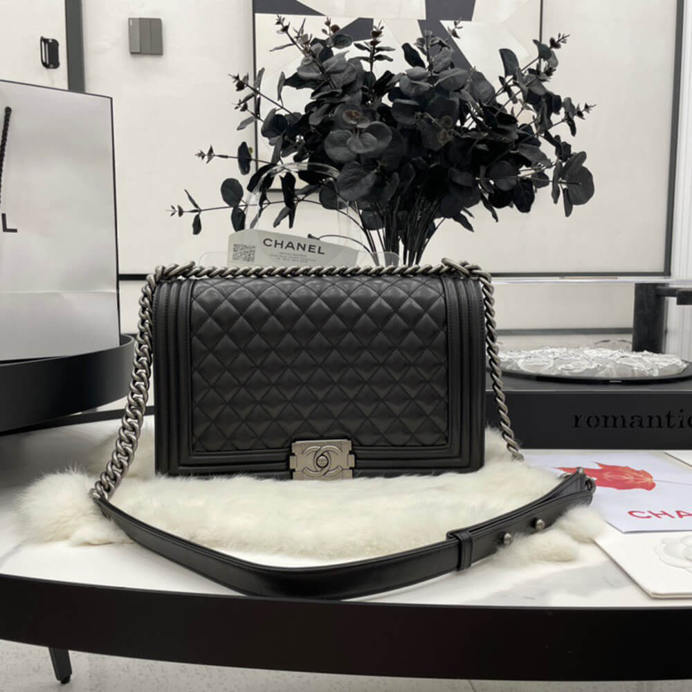 LARGE BOY Ch**el HANDBAG