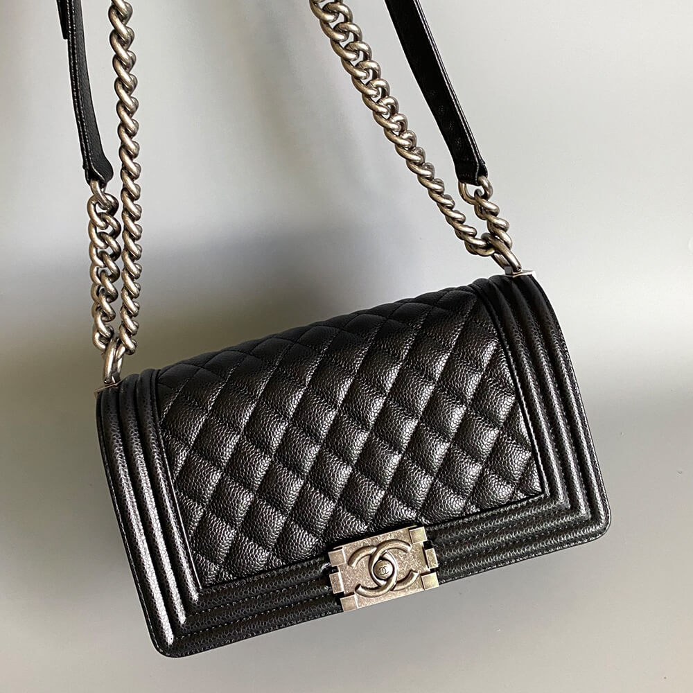 BOY Ch**el HANDBAG(TAX-FREE GRADE)