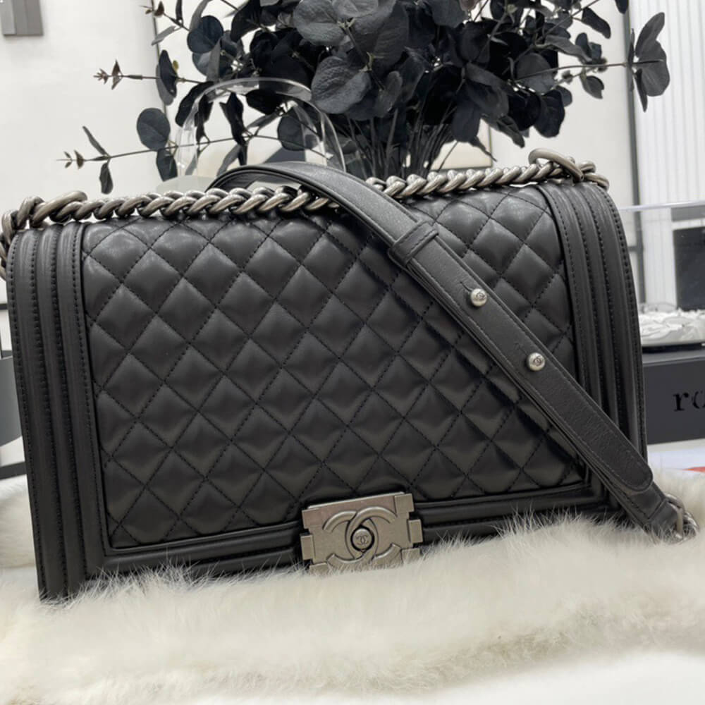LARGE BOY Ch**el HANDBAG