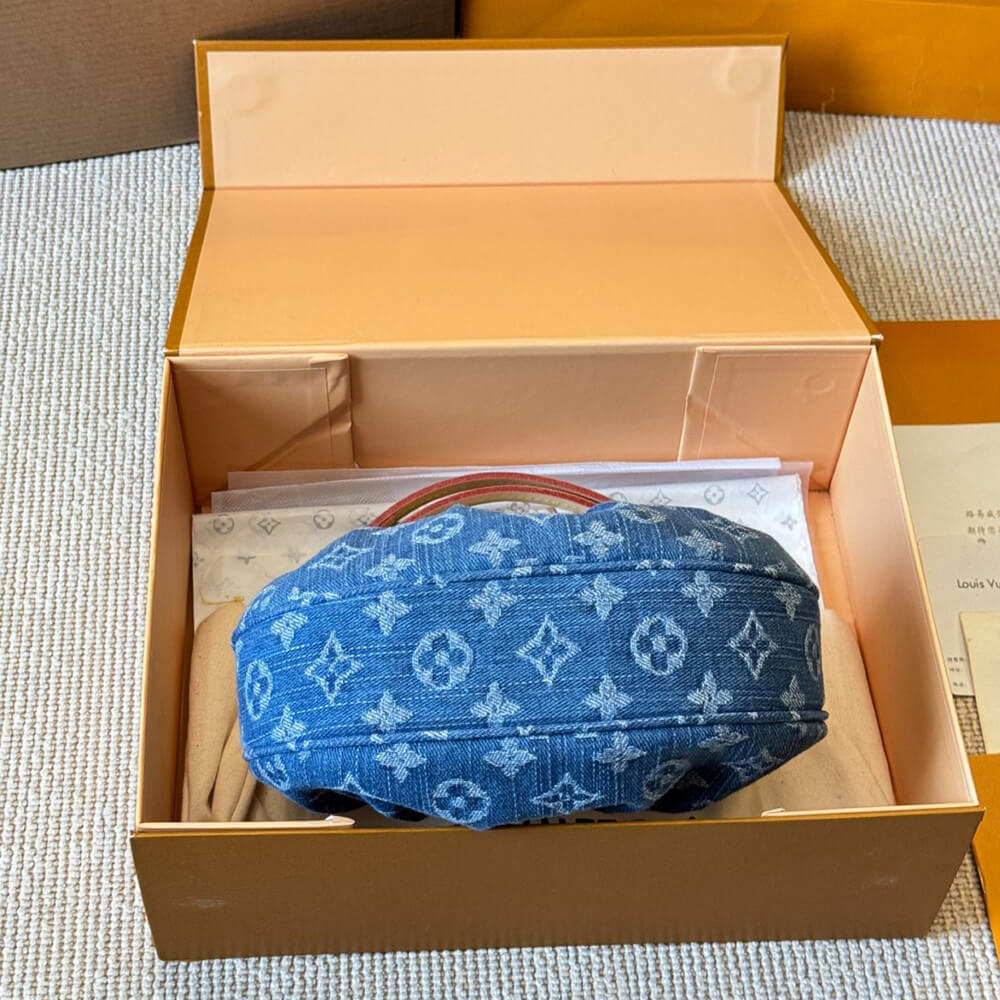 LV Pochette Valley