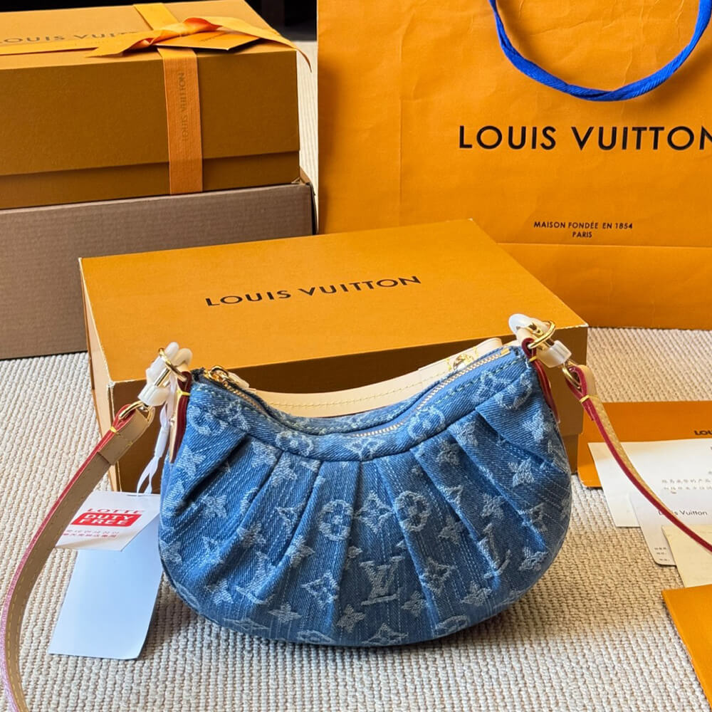 LV Pochette Valley