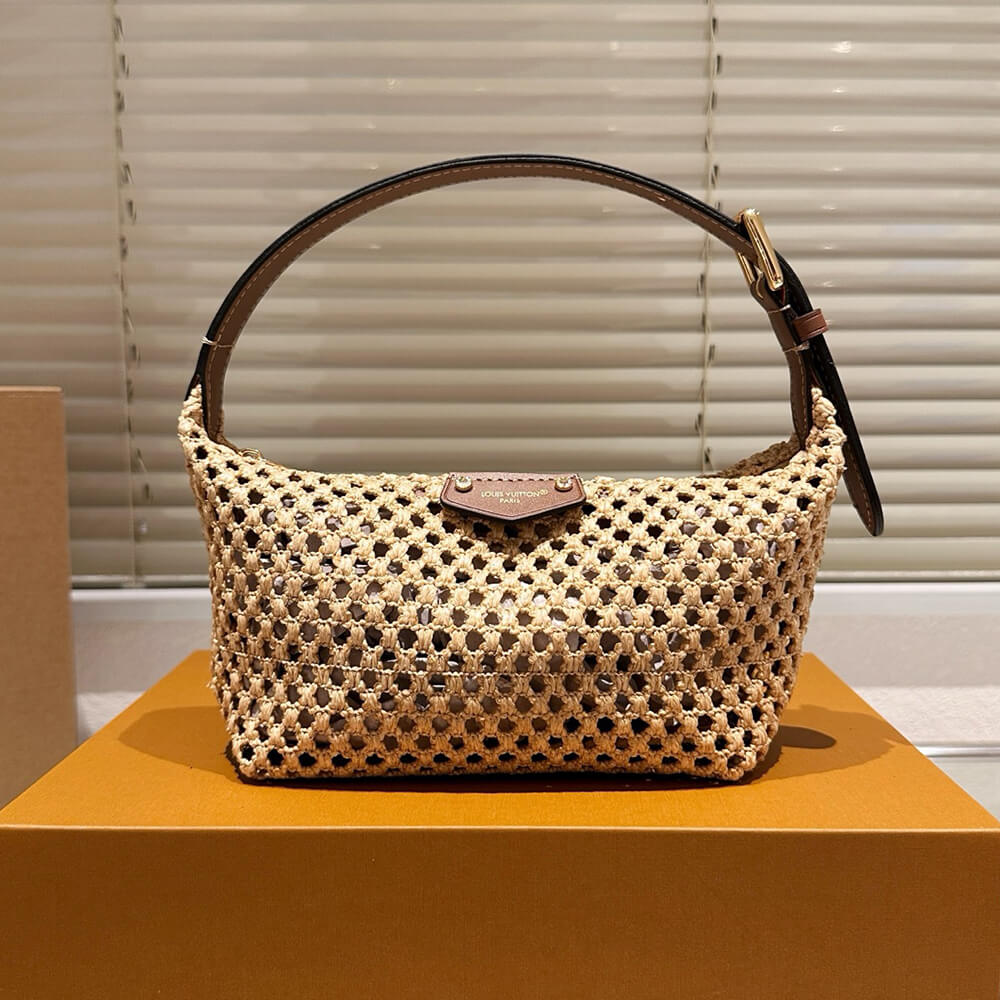 LV Hills Pochette Bag(high-end grade)
