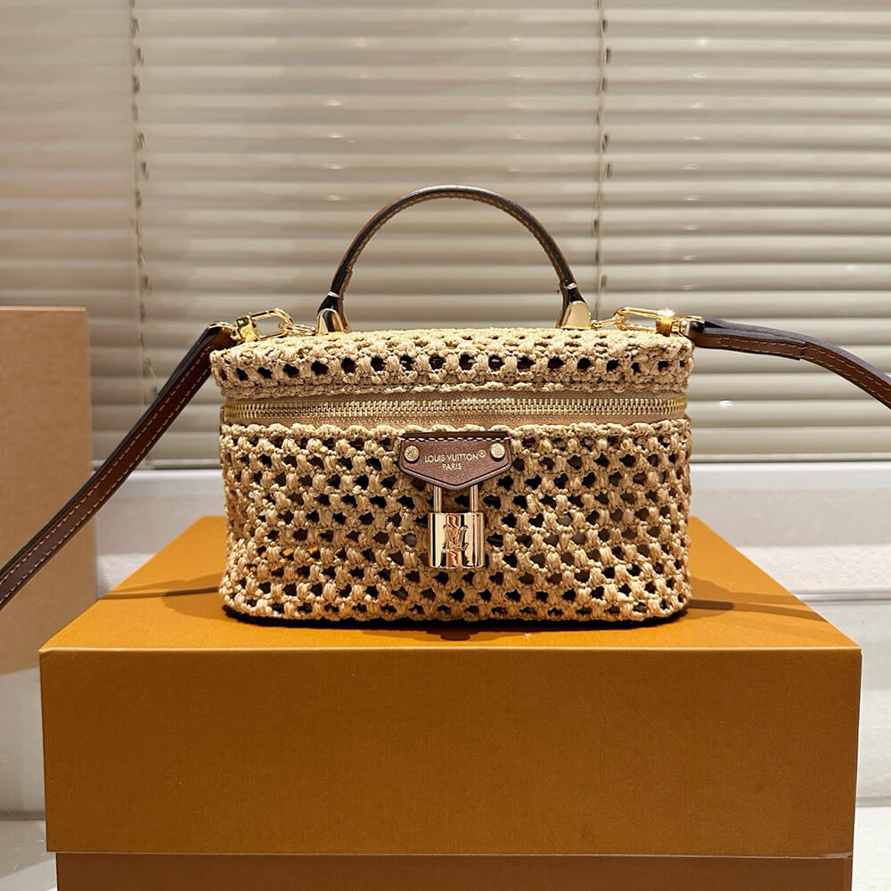 LV Vanity Chain Pouch(high-end grade)
