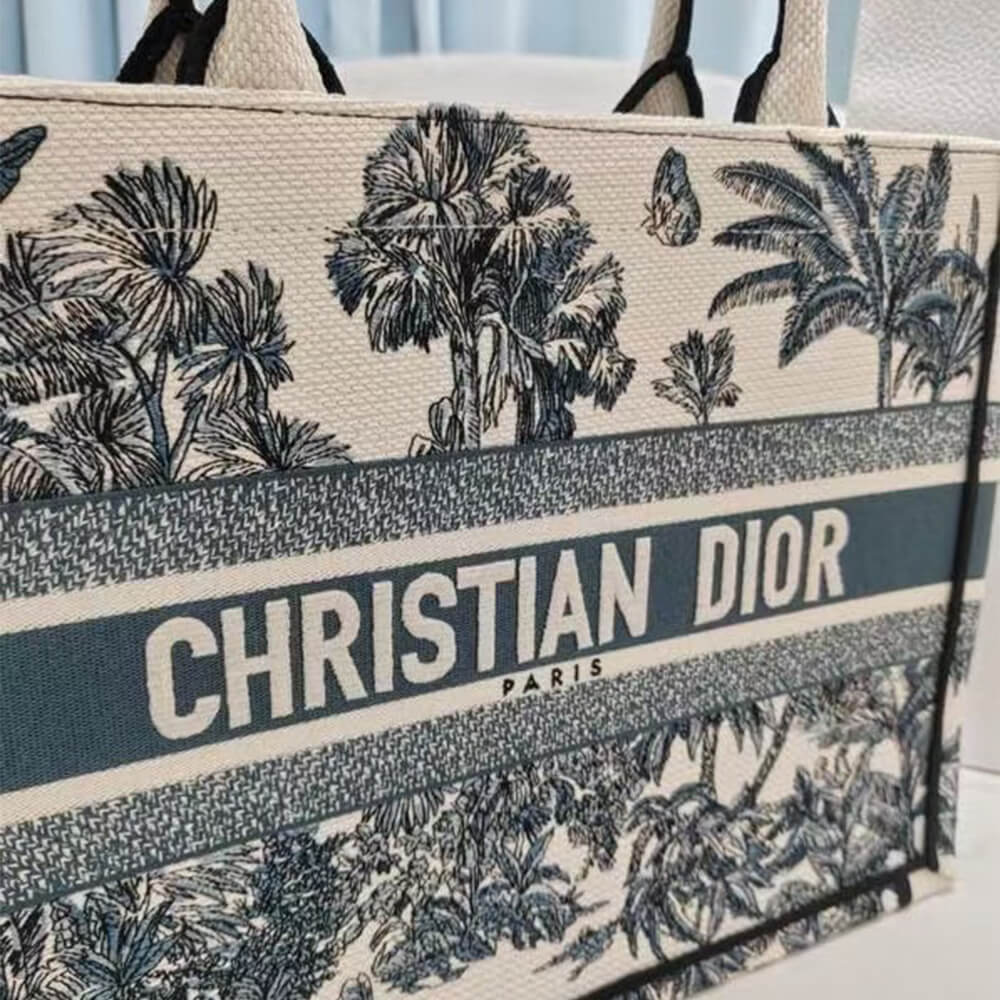 Medium D10r Book Tote