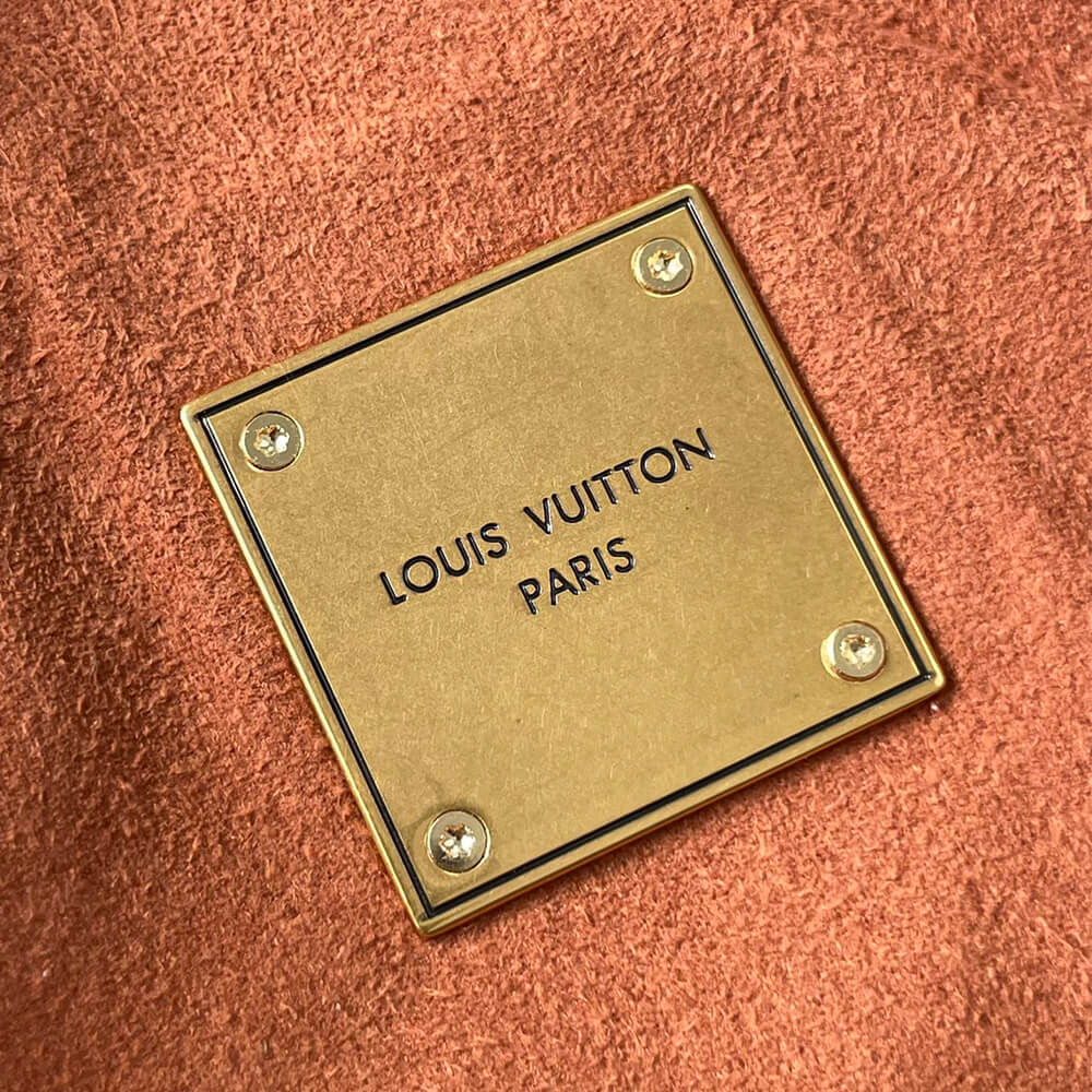 LV Low Key Cabas MM(high-end grade)