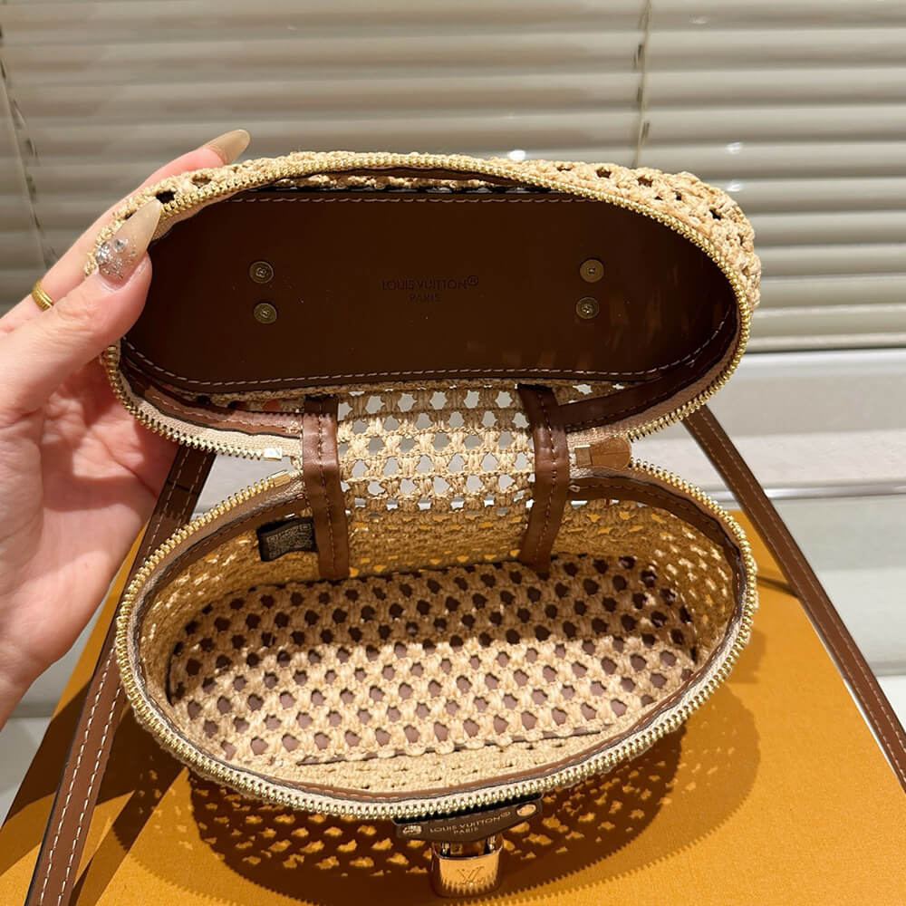LV Vanity Chain Pouch(high-end grade)