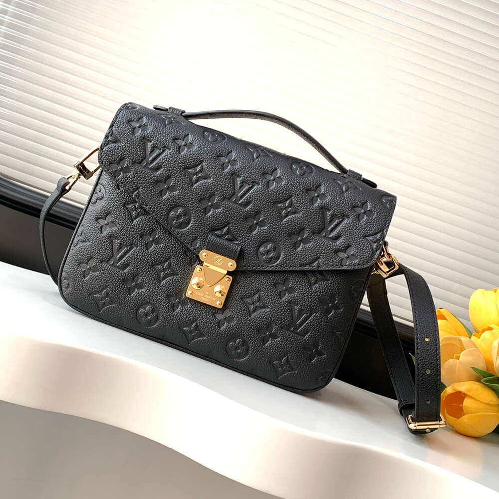 LV Pochette Métis Bag