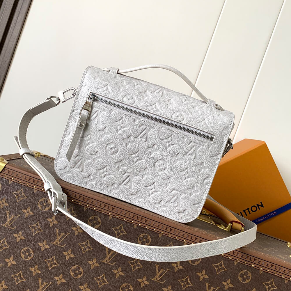 LV Pochette Métis Bag