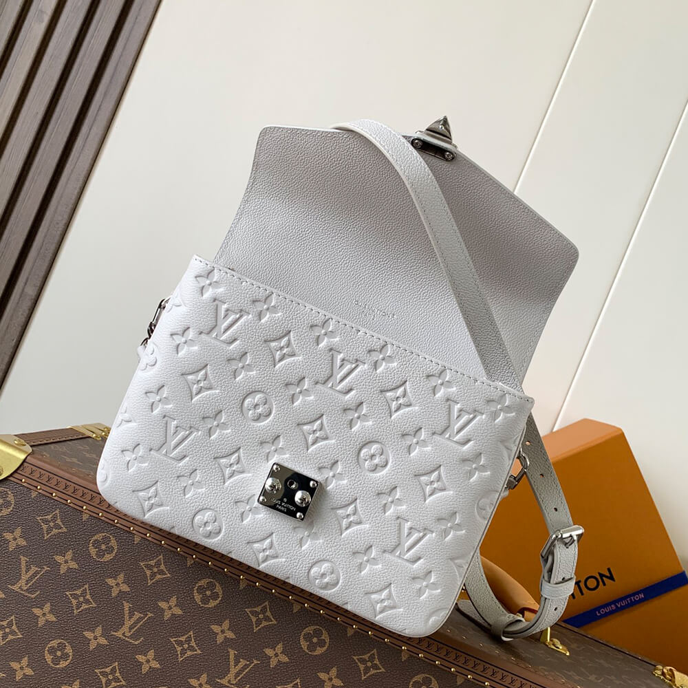 LV Pochette Métis Bag