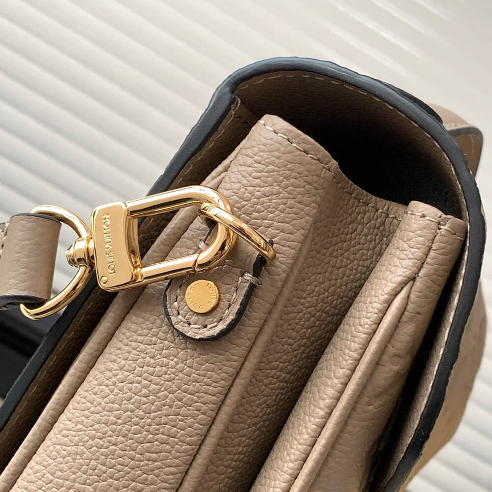 LV Pochette Métis Bag