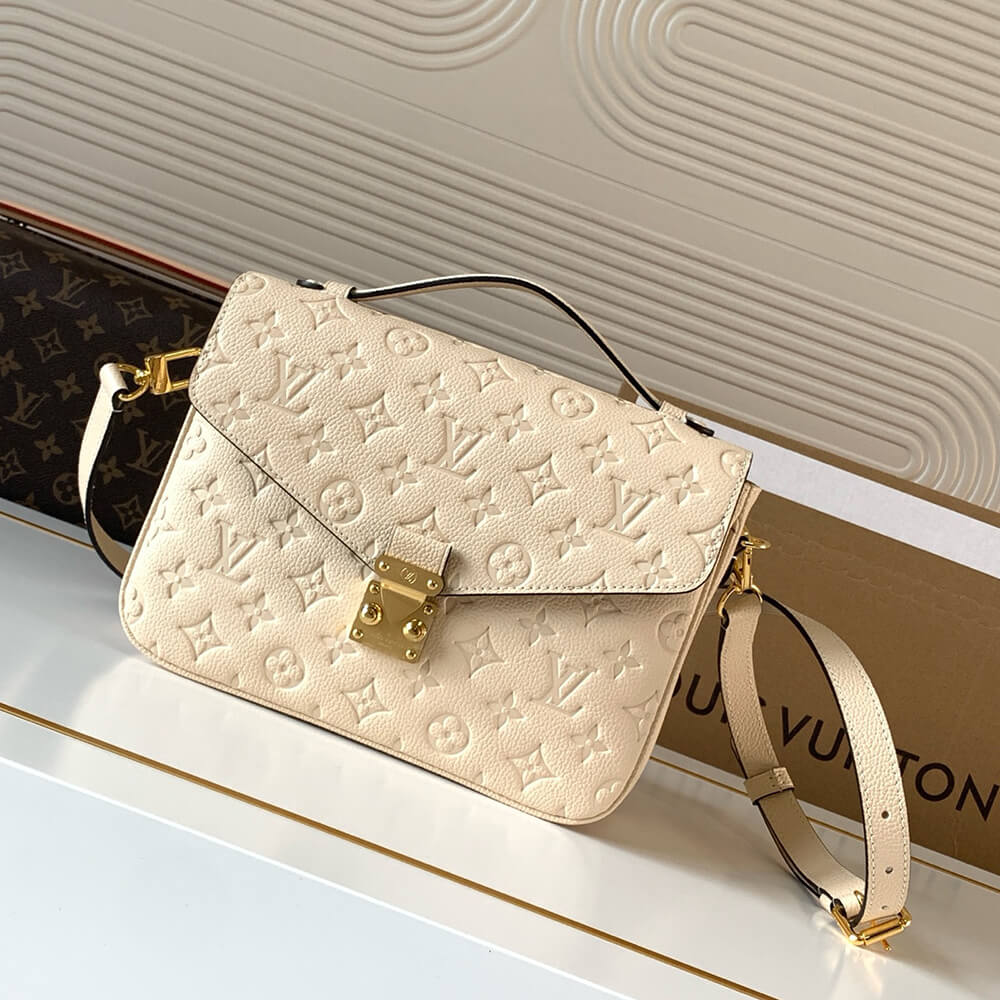 LV Pochette Métis Bag