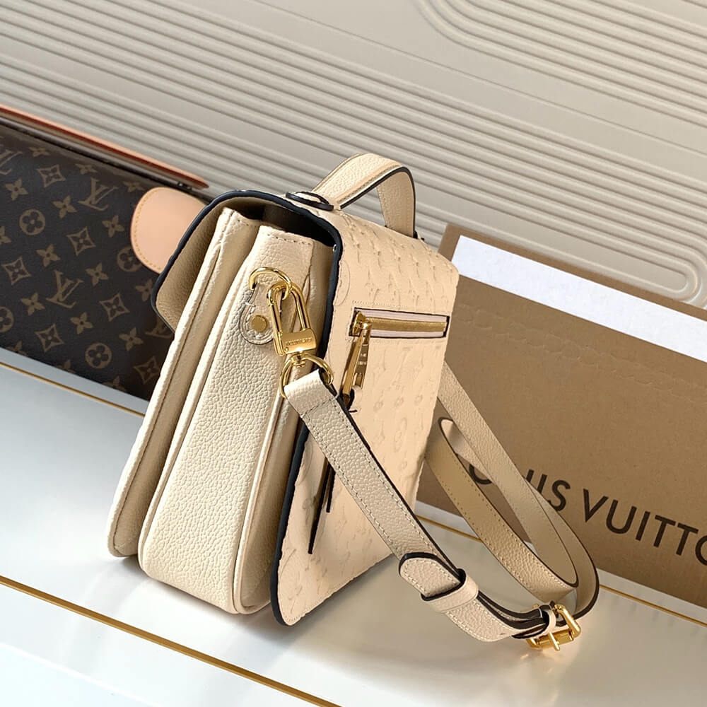 LV Pochette Métis Bag
