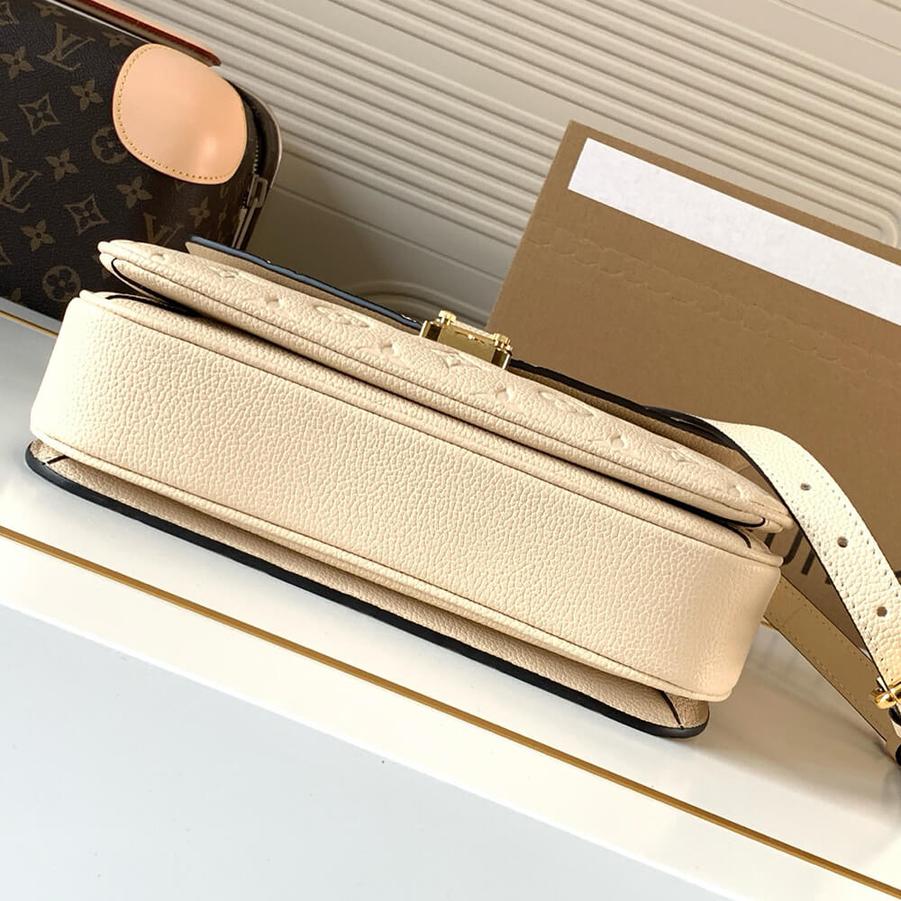 LV Pochette Métis Bag