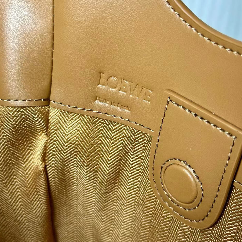L0ew* Hammock Flip bag in classic calfskin(HIGH-END GRADE)
