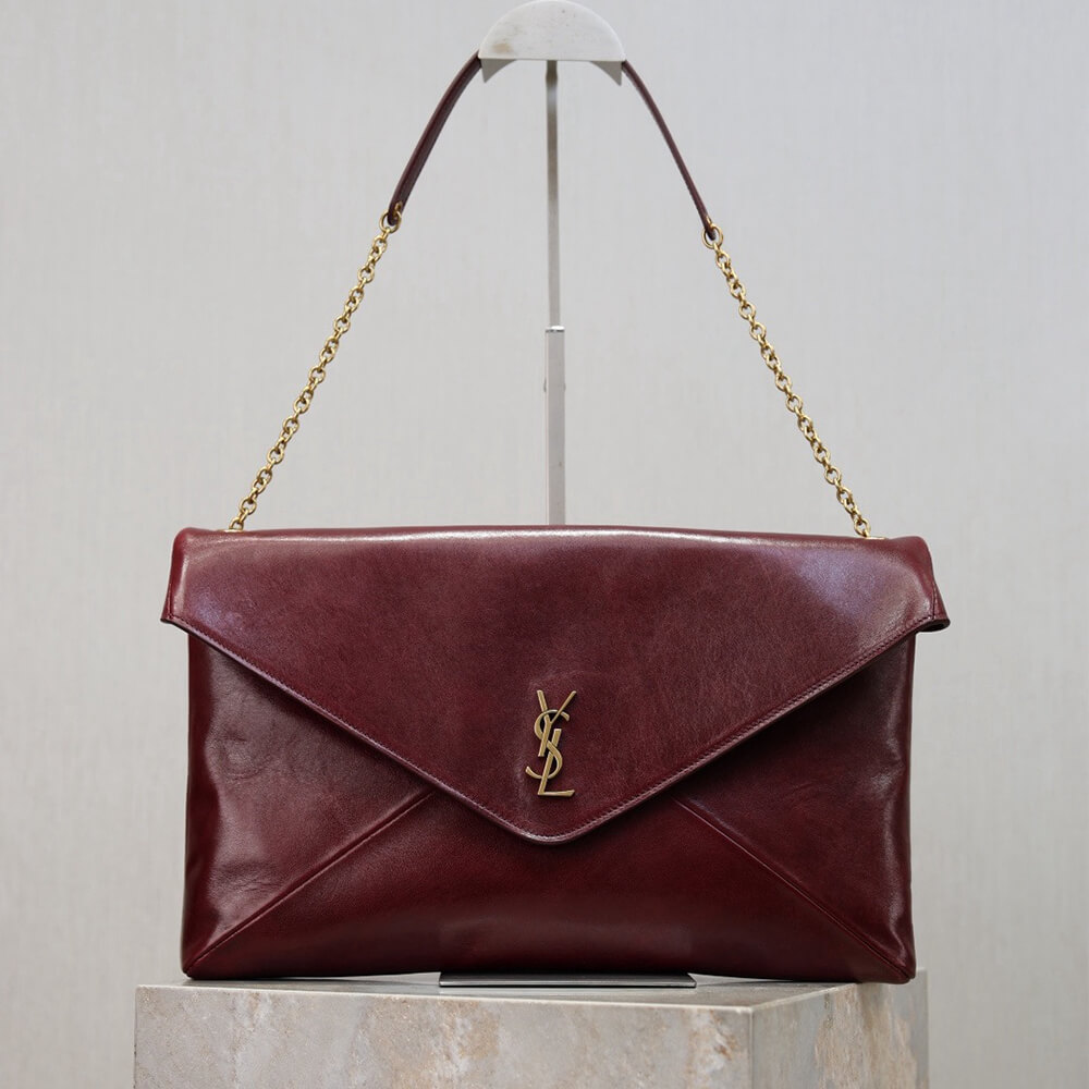 Y51 CASSANDRE XXL pouch on chain in shiny leather(HIGH-END GRADE)