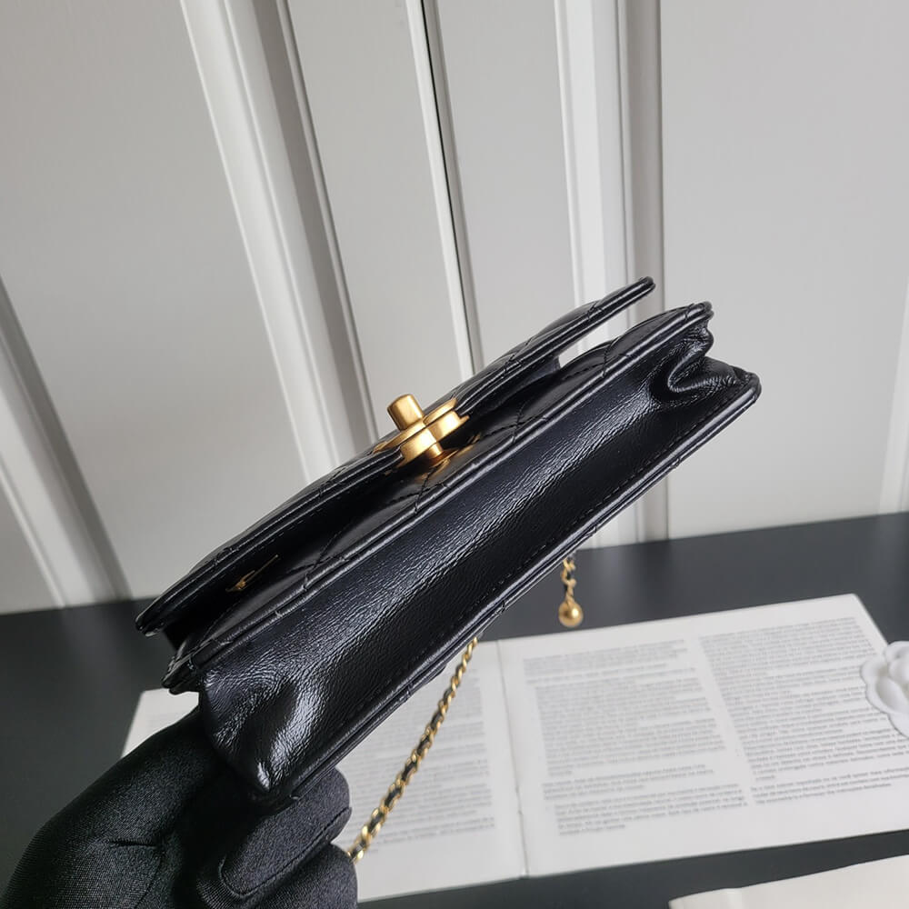 Ch**el Classic Wallet On Chain(high-end grade)